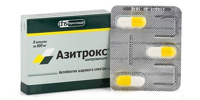 Капсулы Азитрокс в упаковке